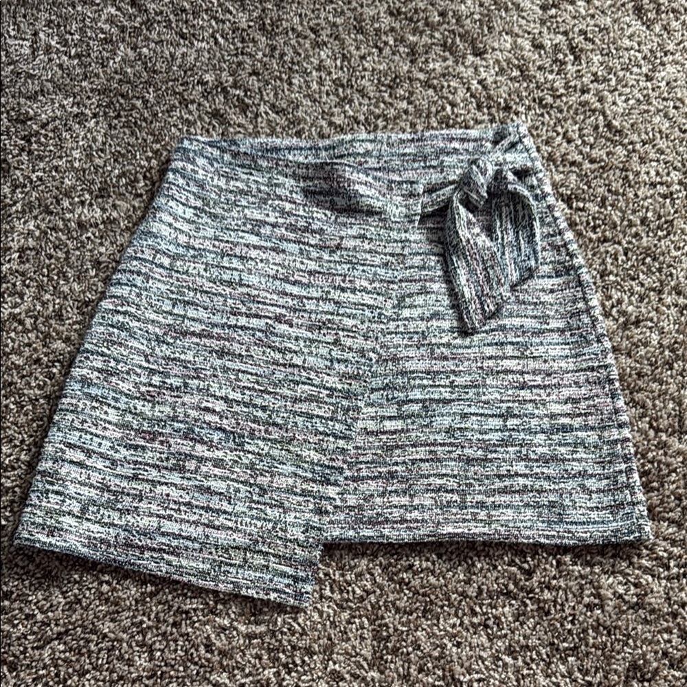 LOFT Gray Textured Mini Skirt